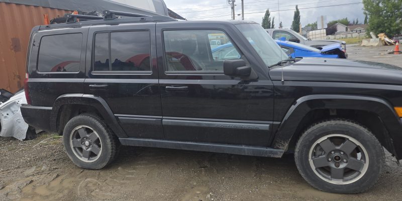 2008 Jeep Commander salvage vehicle for used parts