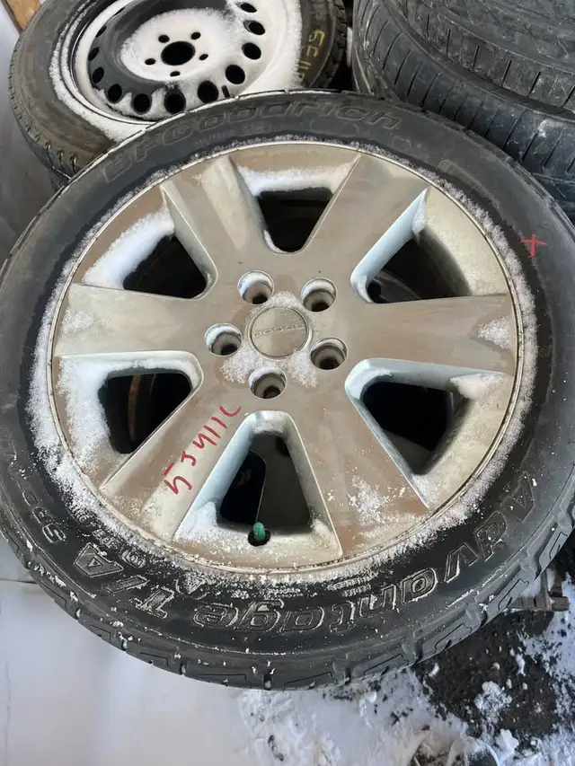 225/55R19 BFGoodrich All-Season Tires on 19×7 OEM Dodge Journey