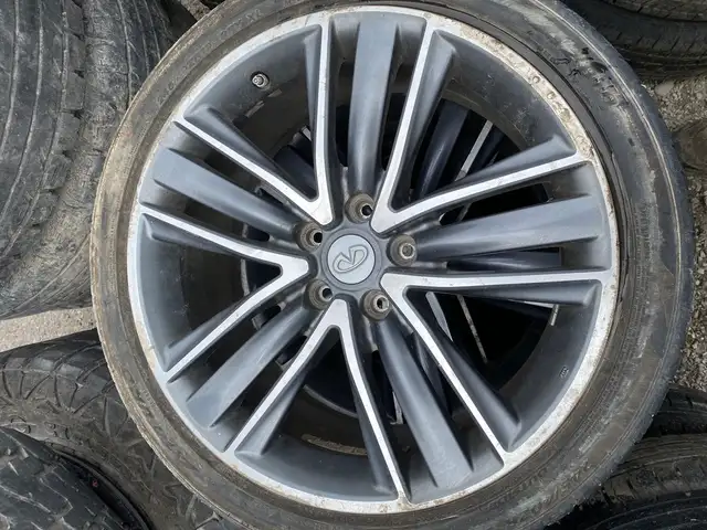 245/40ZR19 All Season Tires on OEM 19×8.5 Wheels 5×114.3 ET40