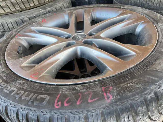 245/45R19 OEM 19″ Lincoln MKC Wheels & Pirelli All-Season Tires