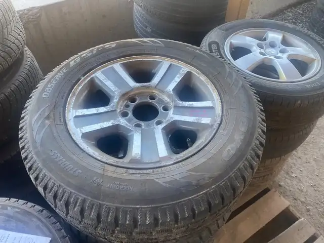 245/65R17 Mixed Winter Tires + Aluminum Wheels (Ford F-150 2008)